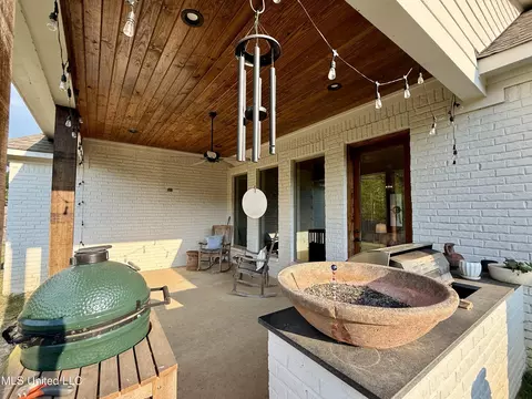 Exterior - 114 Biltmore Cv, Flowood, MS 39232 photo 7 of 10