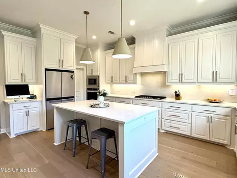 Kitchen - 114 Biltmore Cv, Flowood, MS 39232 photo 5 of 11