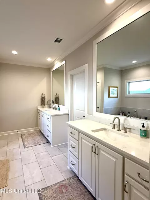 Bath - 114 Biltmore Cv, Flowood, MS 39232 photo 1 of 8