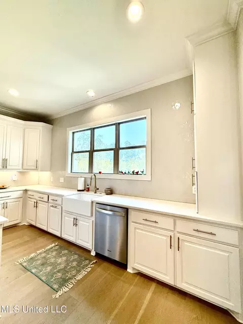Kitchen - 114 Biltmore Cv, Flowood, MS 39232 photo 4 of 11
