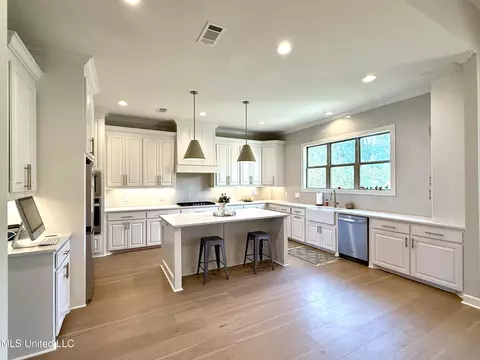 Kitchen - 114 Biltmore Cv, Flowood, MS 39232 photo 1 of 11