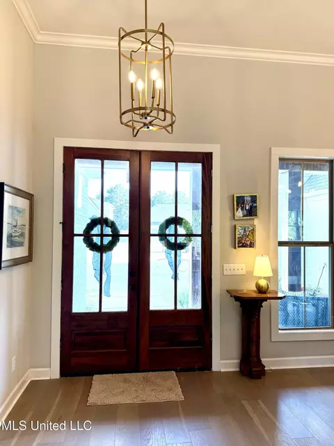Entry Way - 114 Biltmore Cv, Flowood, MS 39232 photo 3 of 6