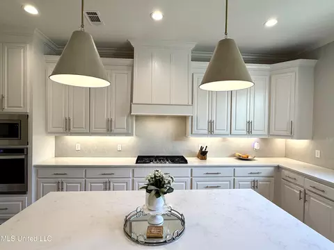 Kitchen - 114 Biltmore Cv, Flowood, MS 39232 photo 6 of 11