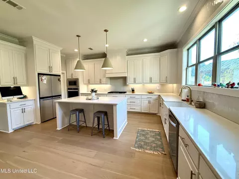 Kitchen - 114 Biltmore Cv, Flowood, MS 39232 photo 3 of 11