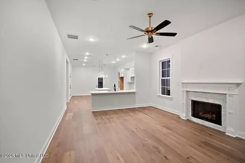Living - 970 Coahoma Ct, Nesbit, MS 38651 photo 1 of 1