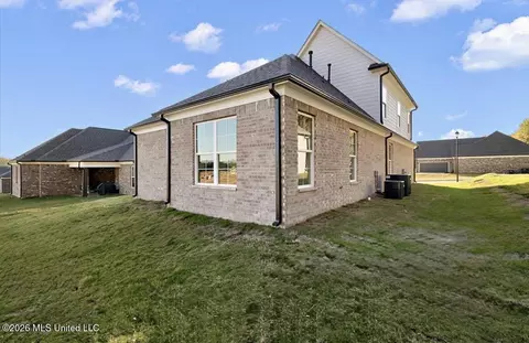Exterior - 970 Coahoma Ct, Nesbit, MS 38651 photo 3 of 5