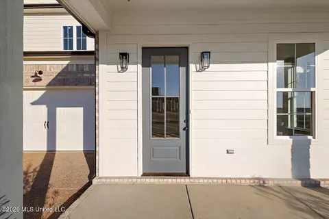Exterior - 970 Coahoma Ct, Nesbit, MS 38651 photo 4 of 5