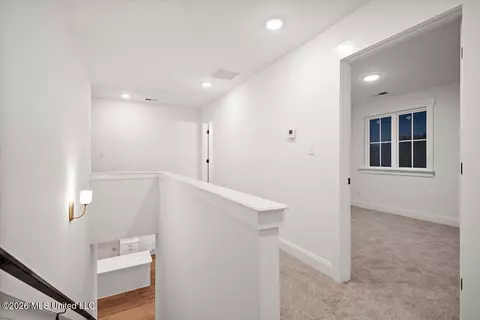 Entry Way - 970 Coahoma Ct, Nesbit, MS 38651 photo 3 of 3