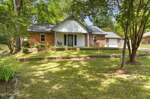 104 Mcclendon Dr, Raymond, MS 39154