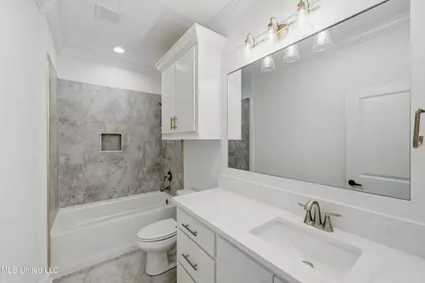 Bath - 503 Harper Cv, Flowood, MS 39232 photo 4 of 5