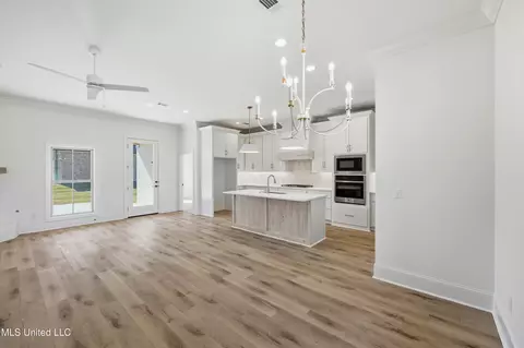 Living - 503 Harper Cv, Flowood, MS 39232 photo 4 of 4