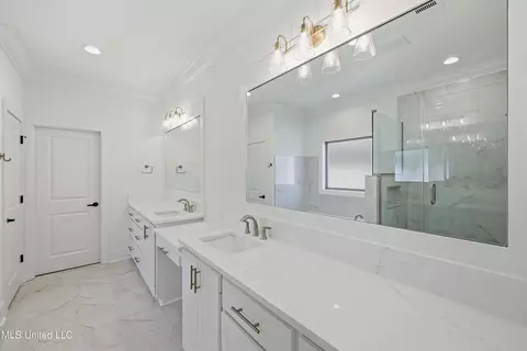 Bath - 503 Harper Cv, Flowood, MS 39232 photo 1 of 5