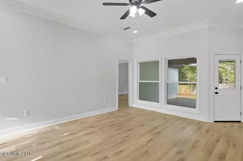 Living - 231 Greensview Dr, Brandon, MS 39047 photo 4 of 4
