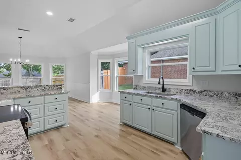 Kitchen - 231 Greensview Dr, Brandon, MS 39047 photo 2 of 3