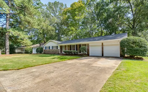651 Newland St, Jackson, MS 39211 photo 4
