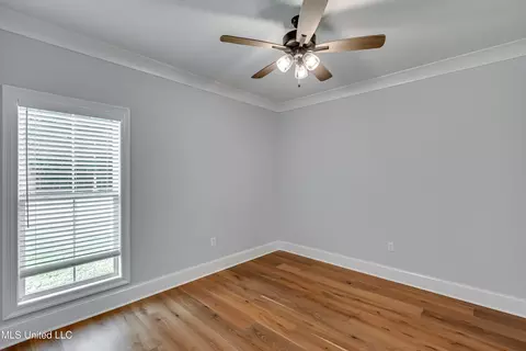 Bedroom - 211 Lost Oak Ln, Brandon, MS 39047 photo 6 of 15