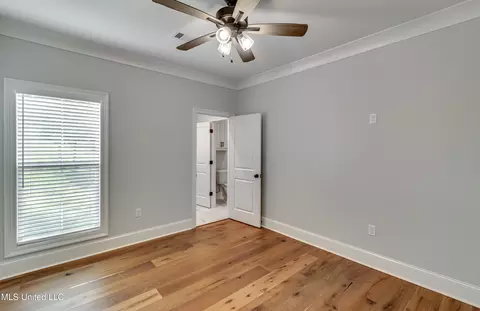 Bedroom - 211 Lost Oak Ln, Brandon, MS 39047 photo 11 of 15