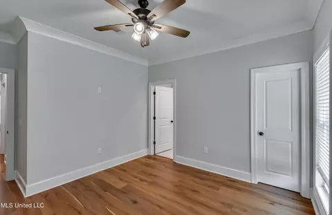 Bedroom - 211 Lost Oak Ln, Brandon, MS 39047 photo 7 of 15