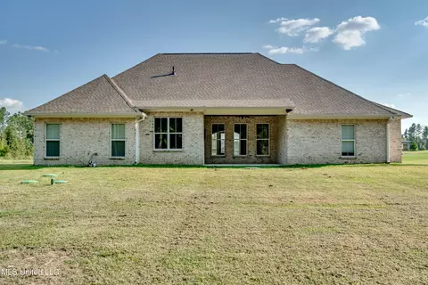 Exterior - 211 Lost Oak Ln, Brandon, MS 39047 photo 14 of 15