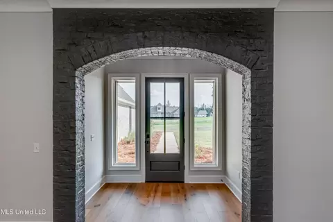 Entry Way - 211 Lost Oak Ln, Brandon, MS 39047 photo 1 of 4
