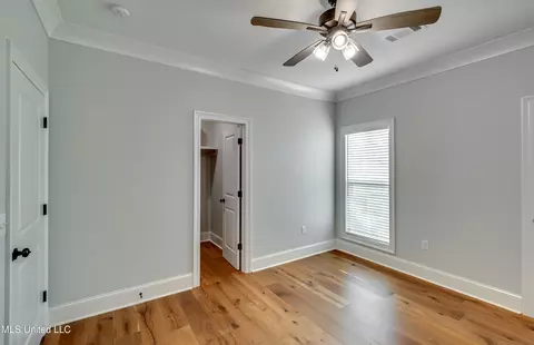 Bedroom - 211 Lost Oak Ln, Brandon, MS 39047 photo 13 of 15