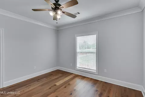 Bedroom - 211 Lost Oak Ln, Brandon, MS 39047 photo 10 of 15