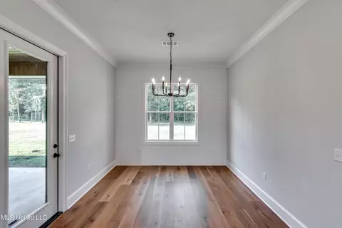 Dining - 211 Lost Oak Ln, Brandon, MS 39047 photo 1 of 3