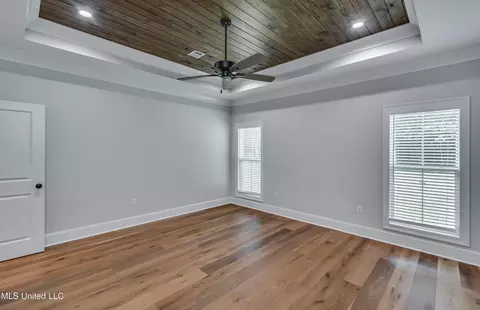 Bedroom - 211 Lost Oak Ln, Brandon, MS 39047 photo 2 of 15
