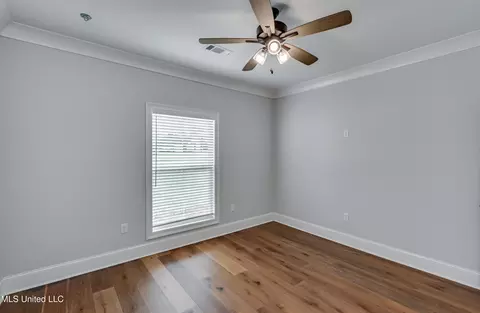 Bedroom - 211 Lost Oak Ln, Brandon, MS 39047 photo 9 of 15
