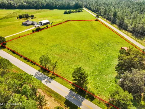 21922 Saucier Lizana Rd, Saucier, MS 39574 photo 2