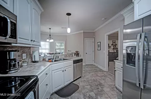 Kitchen - 100 Memory Ln, Madison, MS 39110 photo 1 of 3