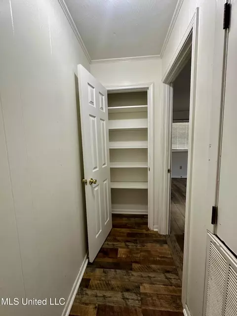 Entry Way - 1317 NW Frances Ave, Magee, MS 39111 photo 1 of 2