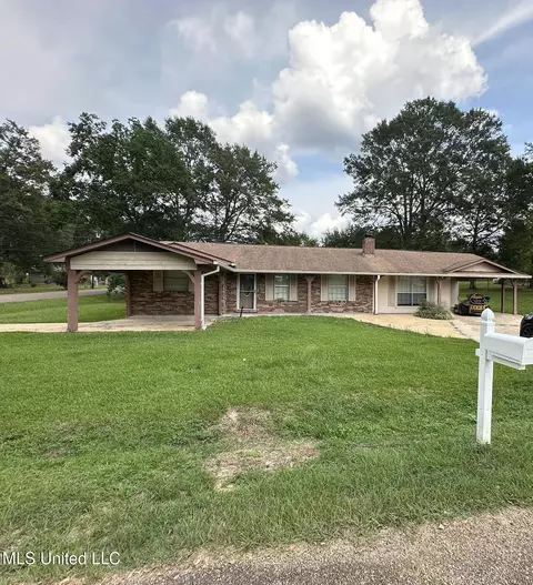 1317 NW Frances Ave, Magee, MS 39111