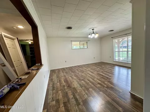 Living - 1317 NW Frances Ave, Magee, MS 39111 photo 2 of 5