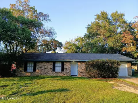 1010 Michelle Dr, Gulfport, MS 39503