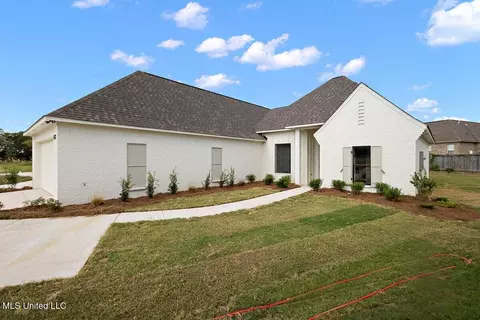412 Aurora Cir, Canton, MS 39046