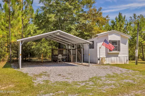 24374 Boweeville Rd, Saucier, MS 39574