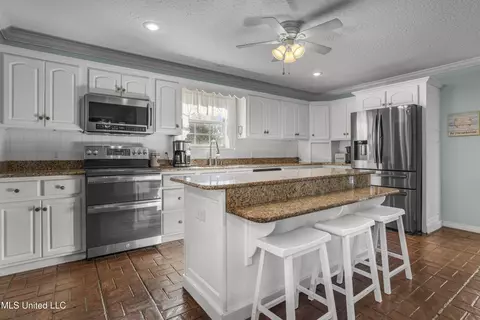 Kitchen - 147 Blue Springs Rd, Lucedale, MS 39452 photo 2 of 5