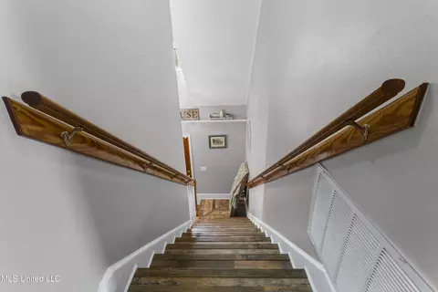 Entry Way - 147 Blue Springs Rd, Lucedale, MS 39452 photo 7 of 10