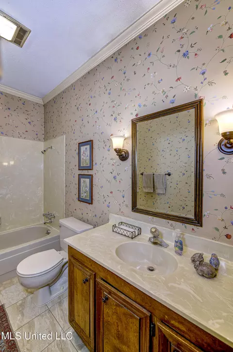 Bath - 6 Heritage Ct, Jackson, MS 39211 photo 6 of 12