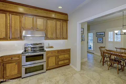 Kitchen - 6 Heritage Ct, Jackson, MS 39211 photo 1 of 7