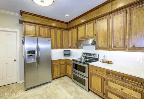 Kitchen - 6 Heritage Ct, Jackson, MS 39211 photo 5 of 7