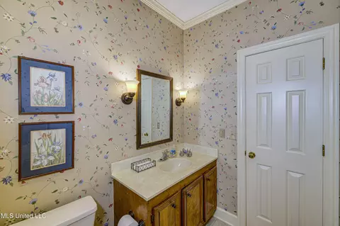 Bath - 6 Heritage Ct, Jackson, MS 39211 photo 7 of 12