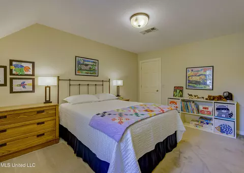 Bedroom - 6 Heritage Ct, Jackson, MS 39211 photo 4 of 9