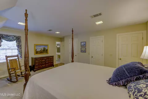 Bedroom - 6 Heritage Ct, Jackson, MS 39211 photo 3 of 9