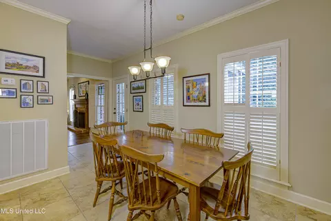 Dining - 6 Heritage Ct, Jackson, MS 39211 photo 4 of 5
