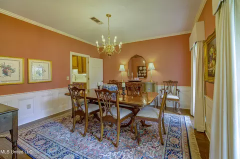 Dining - 6 Heritage Ct, Jackson, MS 39211 photo 1 of 5