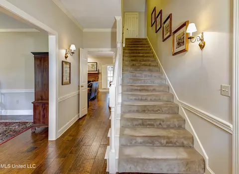 Entry Way - 6 Heritage Ct, Jackson, MS 39211 photo 1 of 2