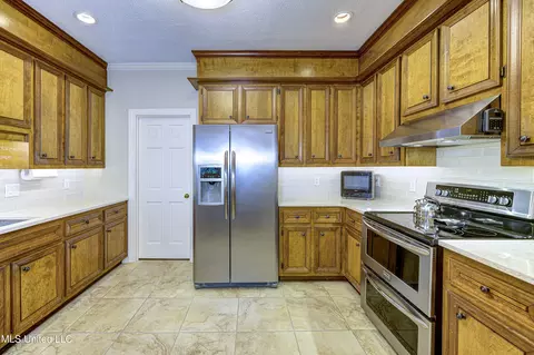 Kitchen - 6 Heritage Ct, Jackson, MS 39211 photo 4 of 7
