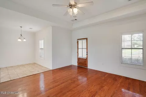 Living - 409 Sand Stone Pl, Brandon, MS 39042 photo 2 of 3